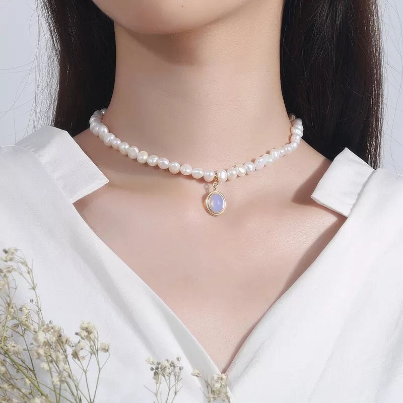 Pearl Necklace with Moonstone